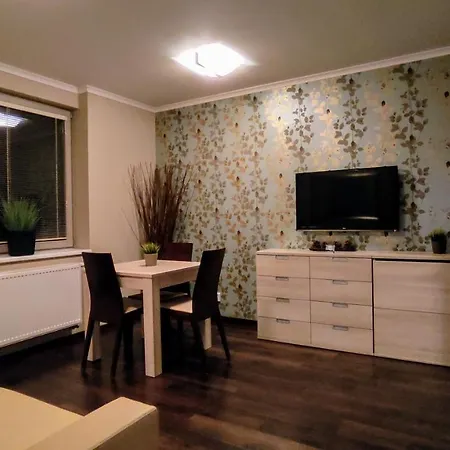 Apartman 2kk S Vyhledem Do Prirody, S Oddelenou Loznici Pro 3, Obyvaci Pokoj S Kuchynskym Koutem, Parkovaci Stani Primo Pod Oknem, Vetsi Sklepni Koje Na Lyze A Kola Apartmán