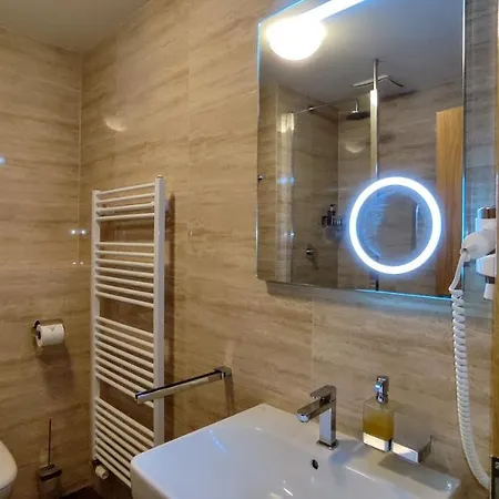 Apartman 2kk S Vyhledem Do Prirody, S Oddelenou Loznici Pro 3, Obyvaci Pokoj S Kuchynskym Koutem, Parkovaci Stani Primo Pod Oknem, Vetsi Sklepni Koje Na Lyze A Kola *